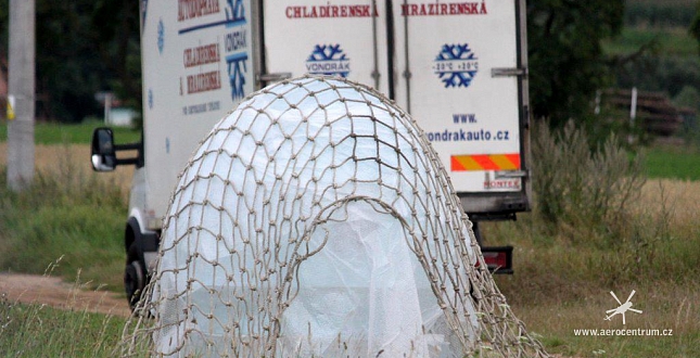 Doprava ledové koule na SázavaFest-Benešov