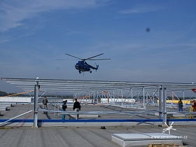 Během 6-ti dnů vrtulník Mi-8 a 6 vazačů smontovali 250-ti dílnou konstrukci pro fotovoltaickou elektrárnu na střeše haly LOGURAN v Plzni na Borských polích. 